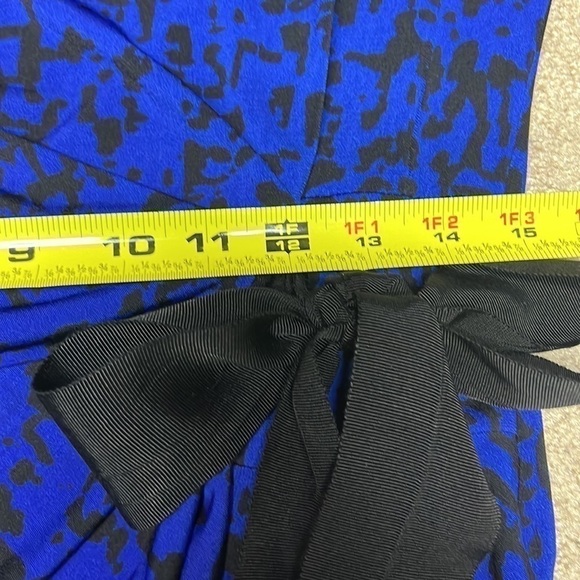 JUST TAYLOR Blue with Black pattern dress Size 4 (D1) - Picture 9 of 11